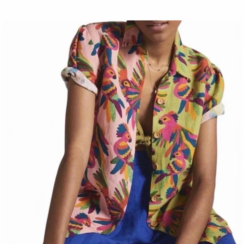 FARM Rio Multicolor Parrot Button Down Short Sleeve Shirt